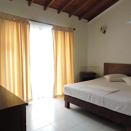 Hotel Y Restaurante Meson Del Gitano Caucasia Chambre photo
