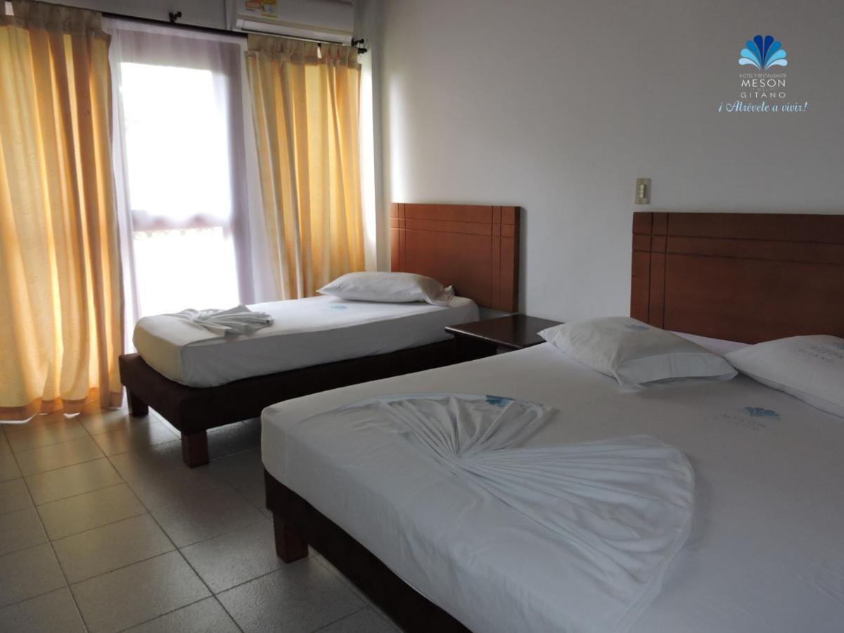 Hotel Y Restaurante Meson Del Gitano Caucasia Chambre photo