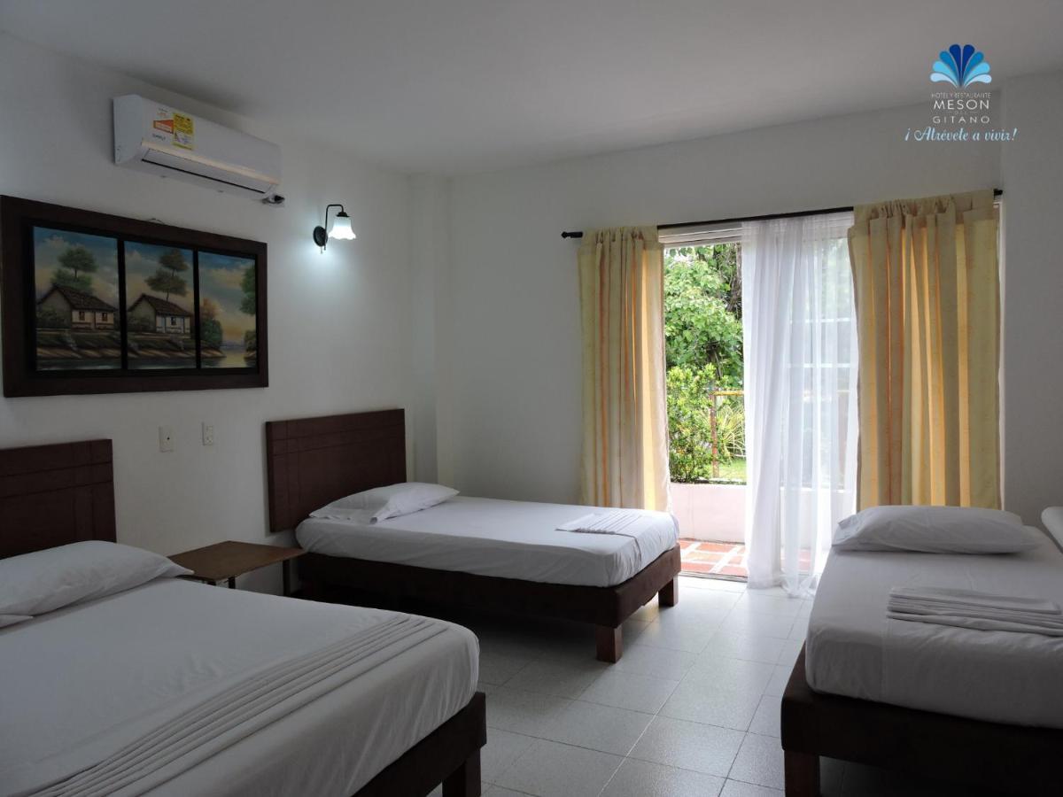 Hotel Y Restaurante Meson Del Gitano Caucasia Chambre photo