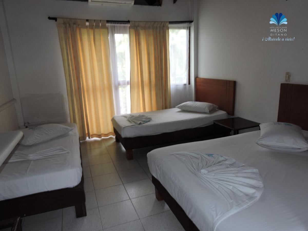 Hotel Y Restaurante Meson Del Gitano Caucasia Chambre photo