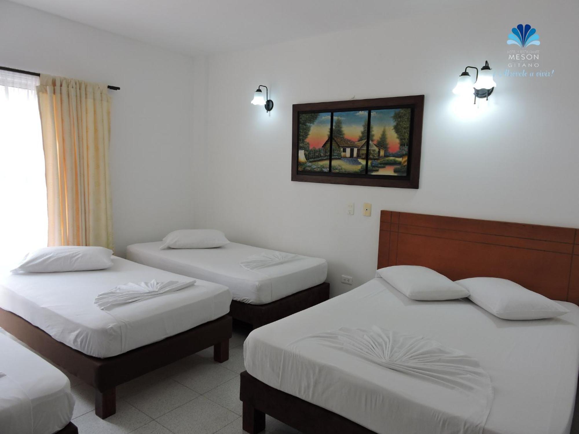 Hotel Y Restaurante Meson Del Gitano Caucasia Chambre photo