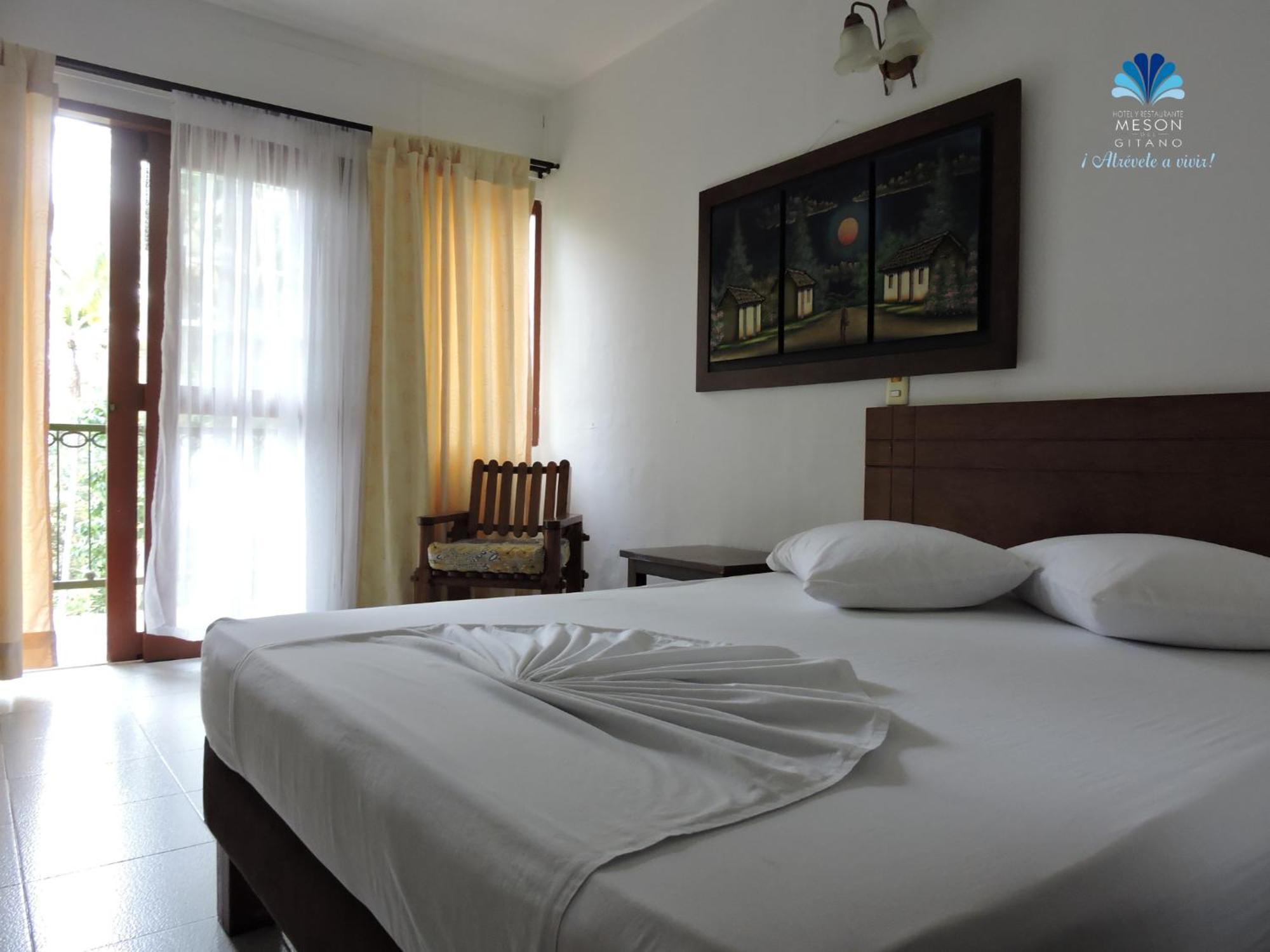 Hotel Y Restaurante Meson Del Gitano Caucasia Chambre photo