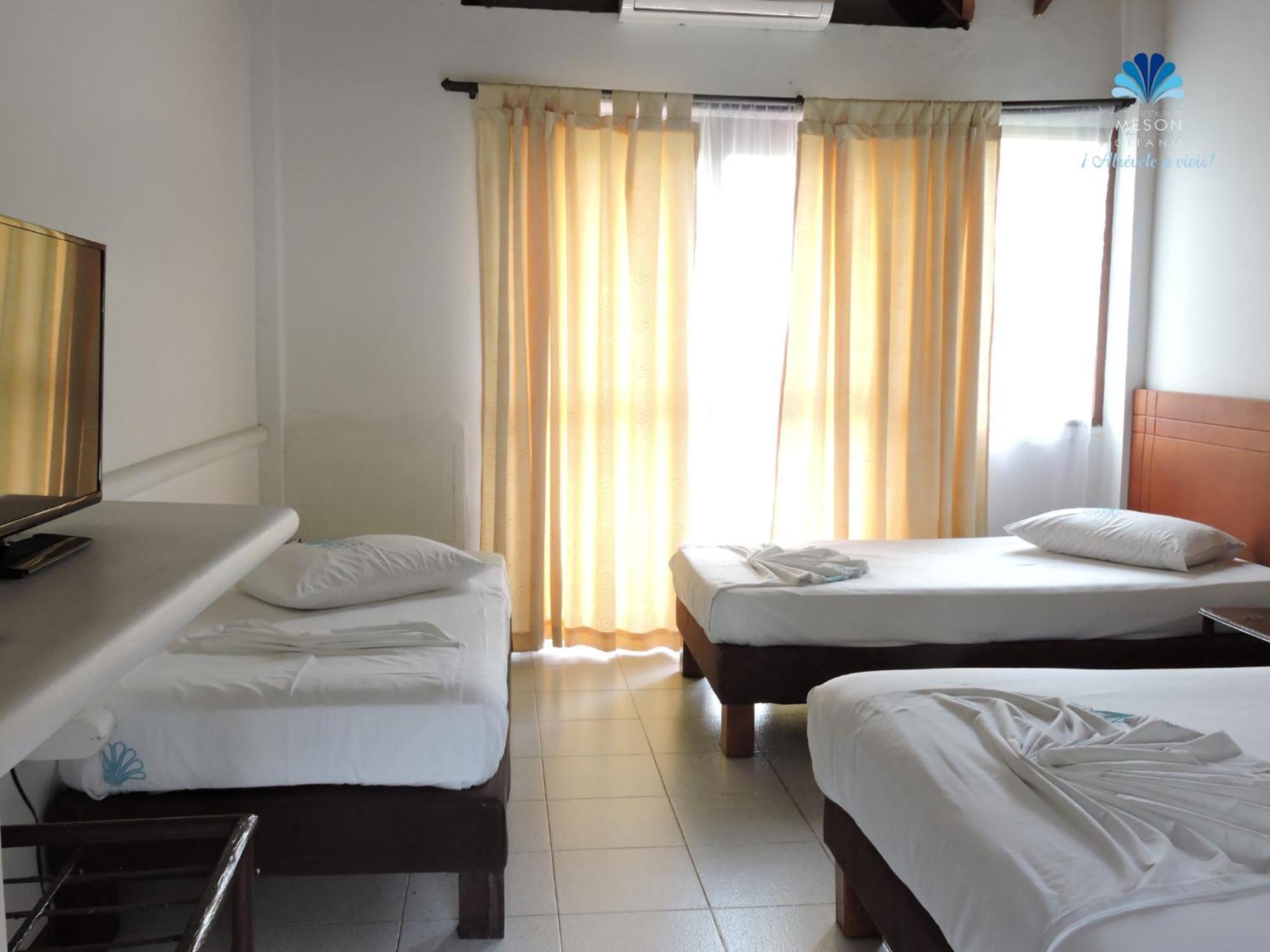 Hotel Y Restaurante Meson Del Gitano Caucasia Chambre photo